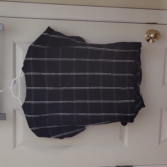 Like New Banana Republic Black and White Check Wrap Blouse, Size S - Picture 2 of 9